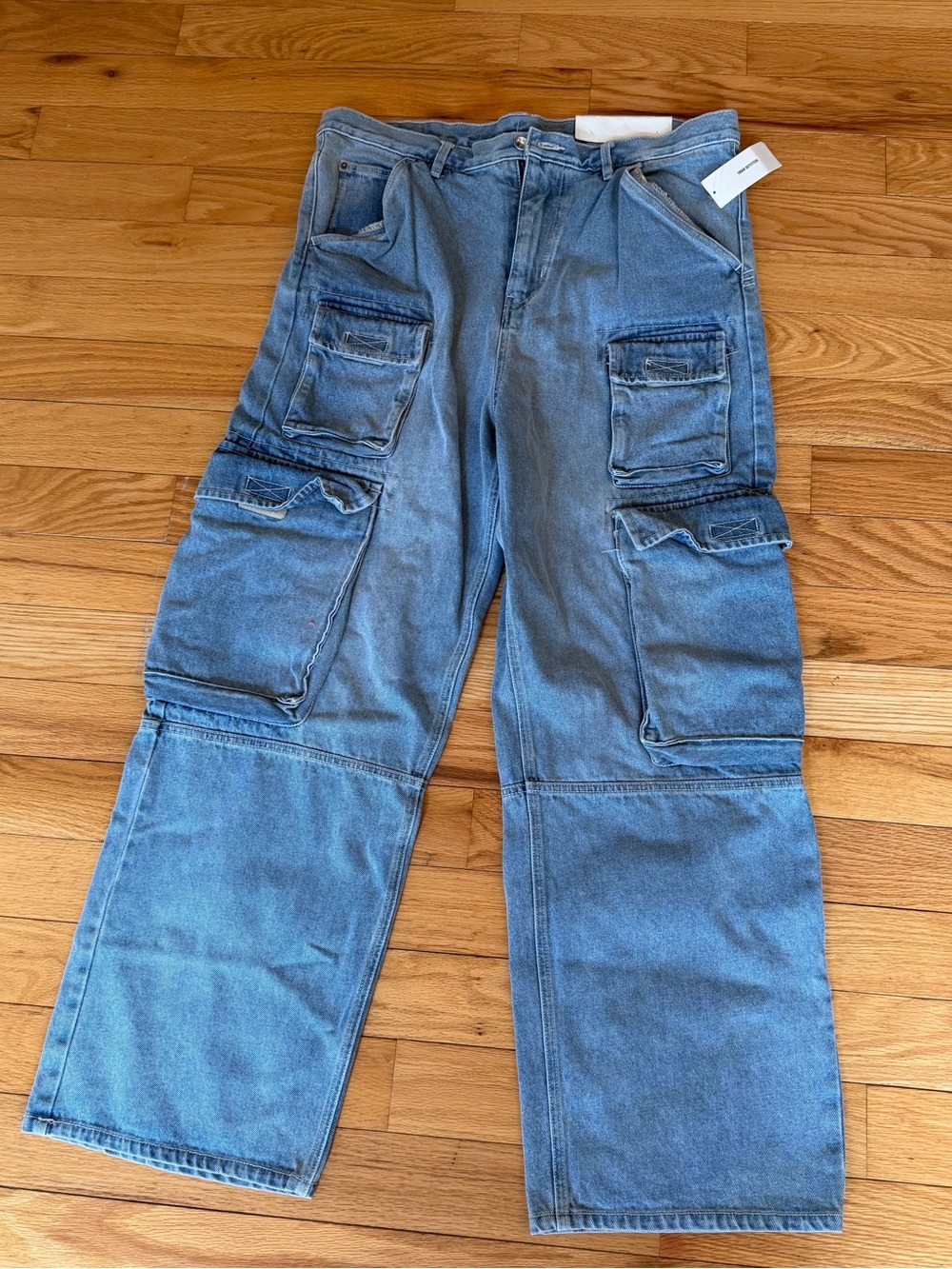 BDG Urband Outfitters Cargo Jeans Size 38 NWT Medium Wash